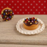 Čokoládové barevné donuty